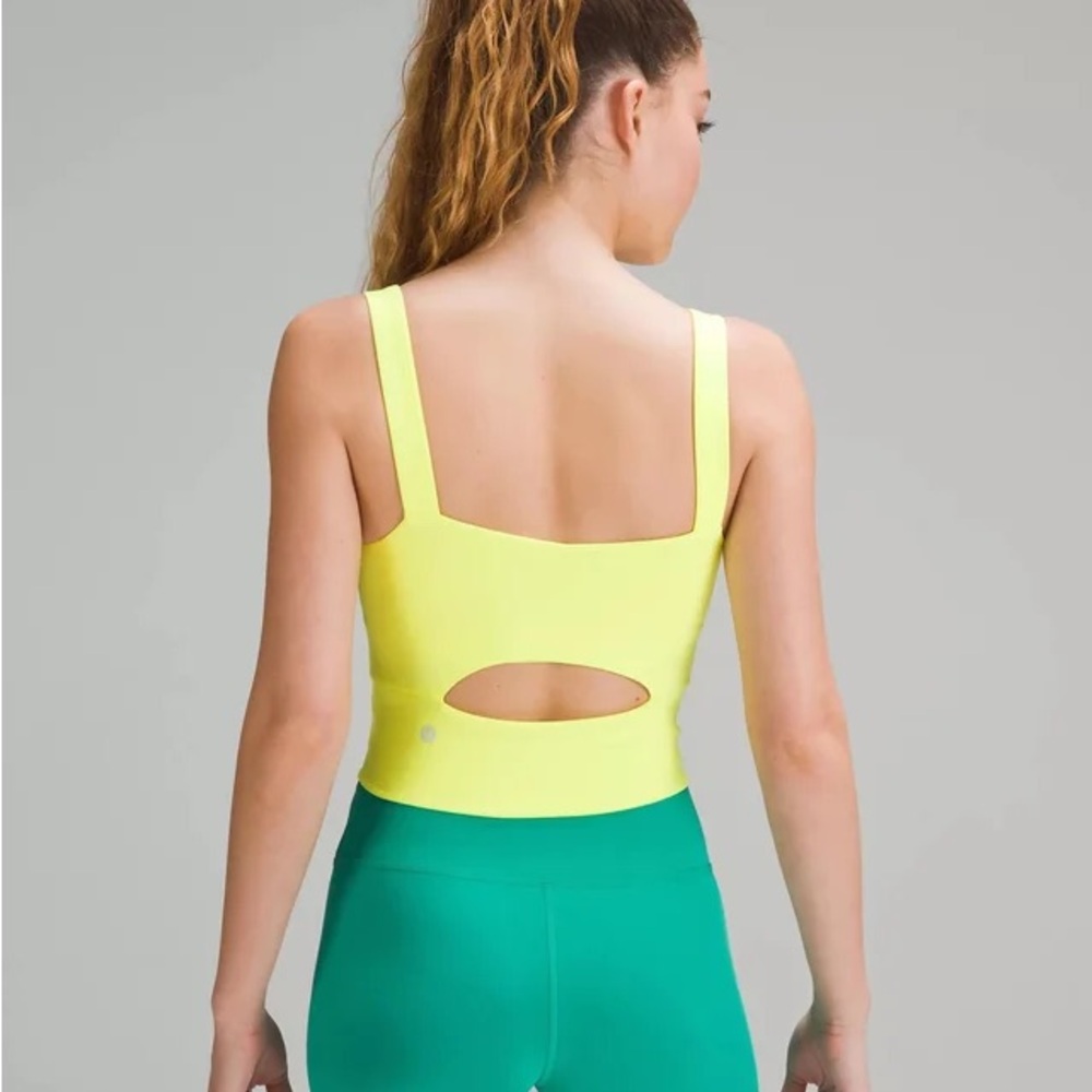 Wunder Train
Straight Strap Tank